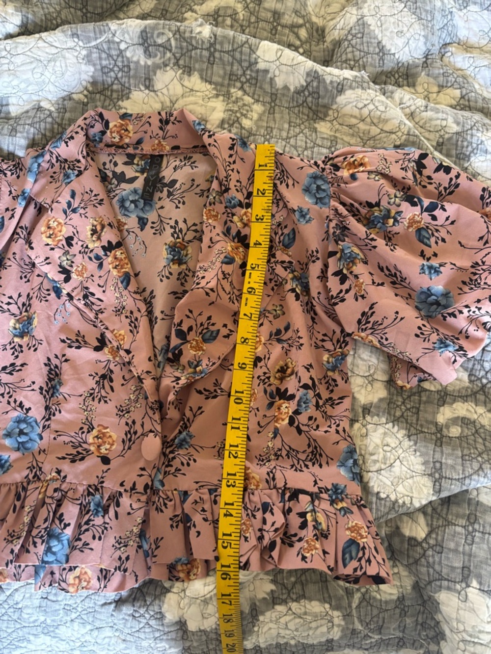 Mauve Floral Ruffle Crop Top with Button Front - Picture 5 of 6